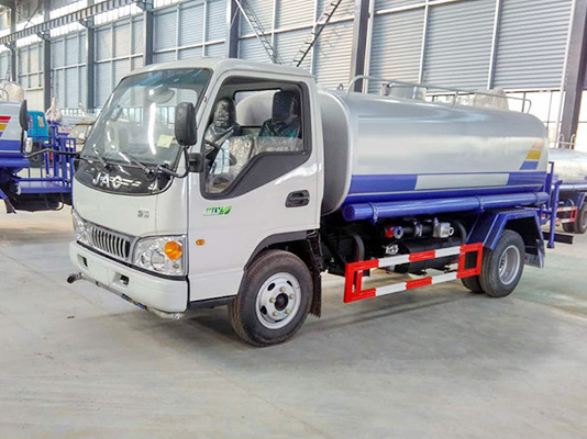 怎样排除洒水车柴油机过早、过迟的喷油现象？